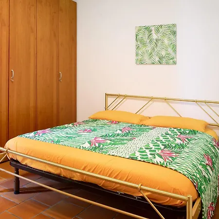Casa Nel Bosco بيت للعطل